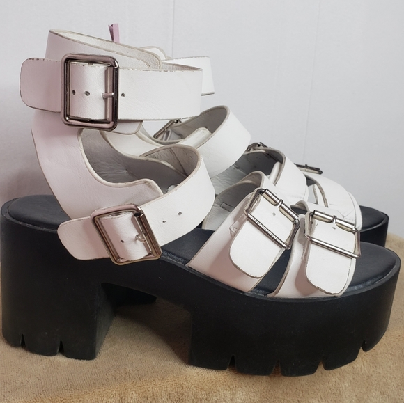 White platform sandals - Picture 3 of 5